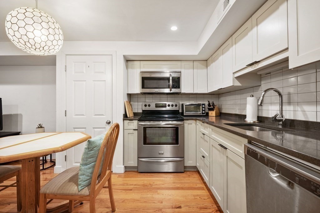 79 Cottage St, East Boston