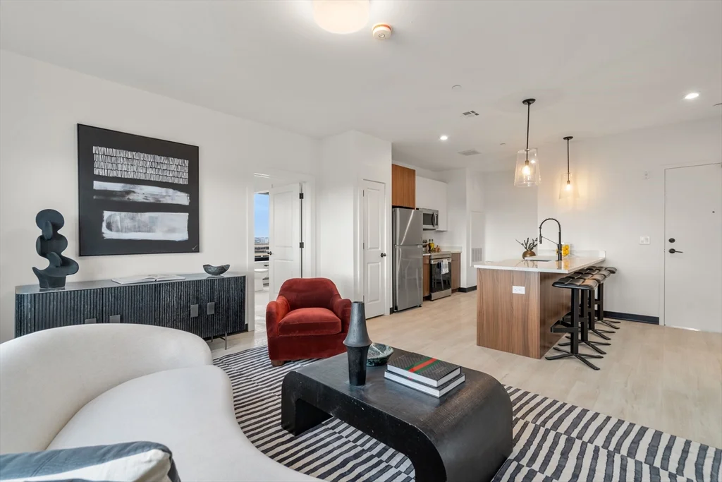 600 Broadway, Everett