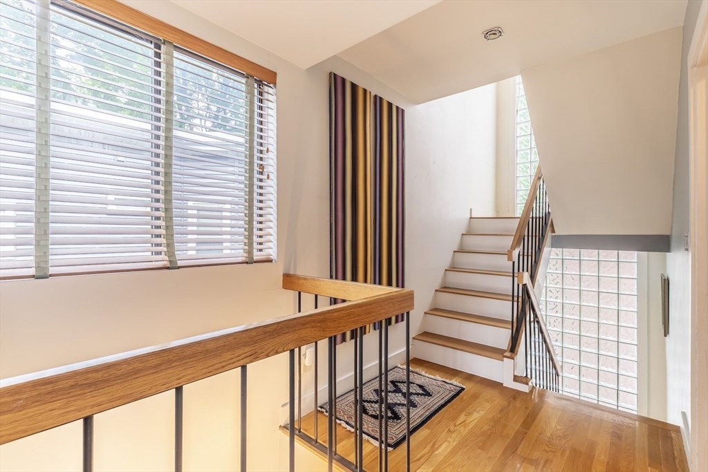 54 Trowbridge, Mid-Cambridge