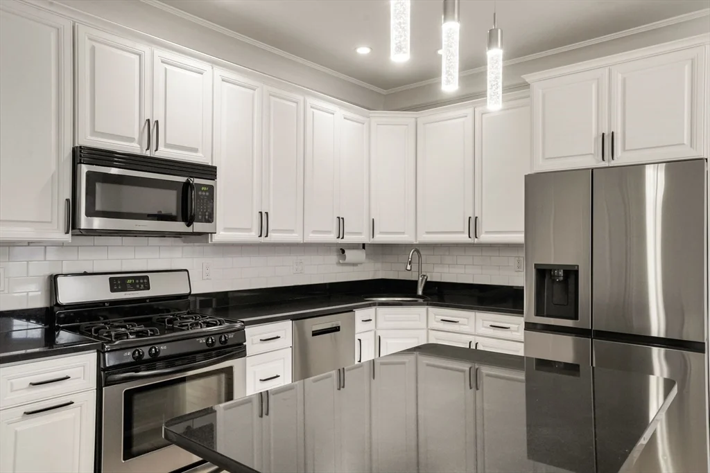 703 East 4th St, South Boston