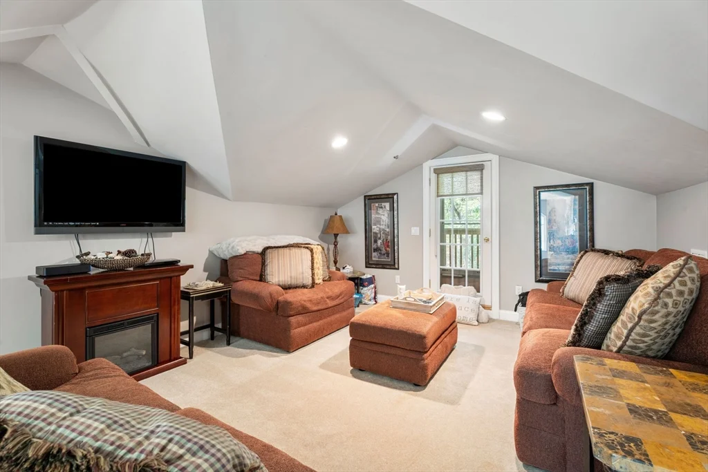 31 Cedar St, North Reading