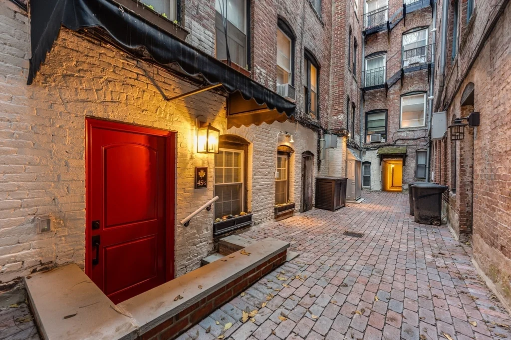 45 1/2 Garden St, Beacon Hill
