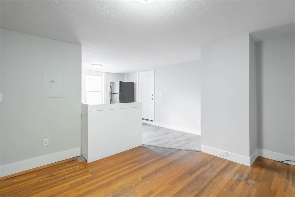 85 E Main, West Brookfield