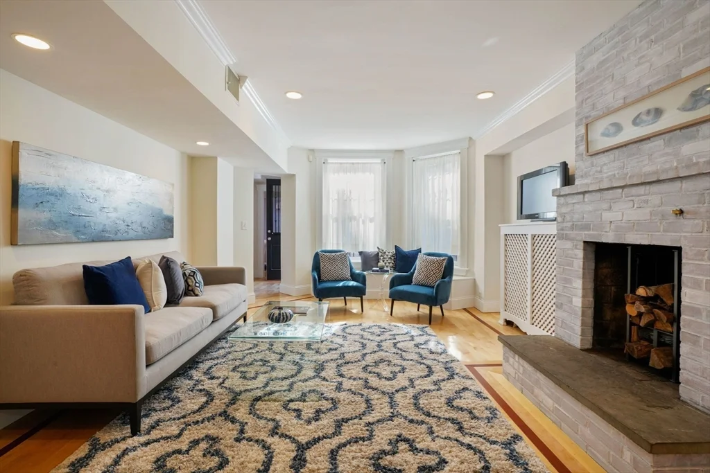 298 Marlborough, Back Bay