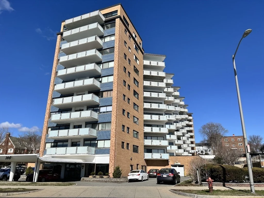 300 Lynn Shore Dr, Lynn