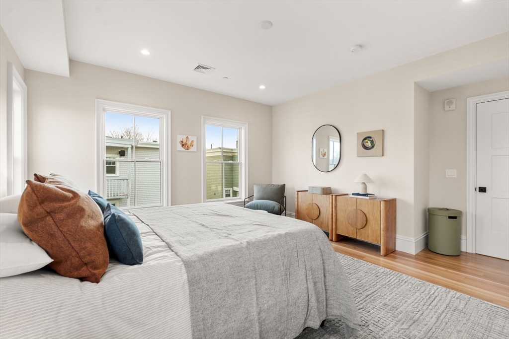 60 Williams St, Jamaica Plain