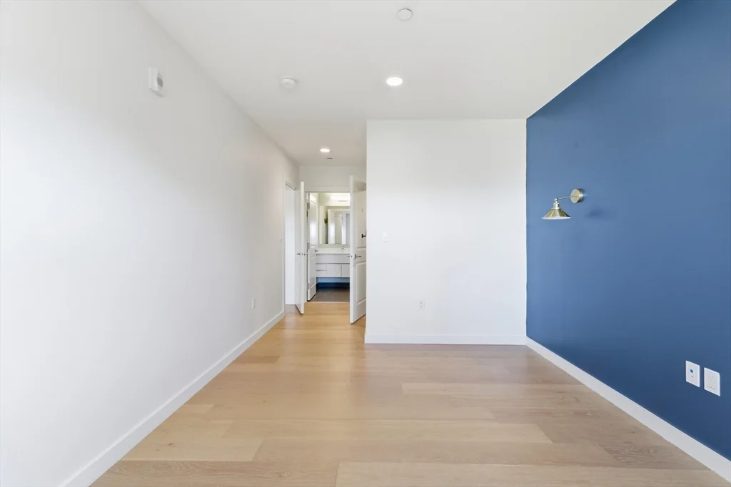 16 Boardman St, East Boston
