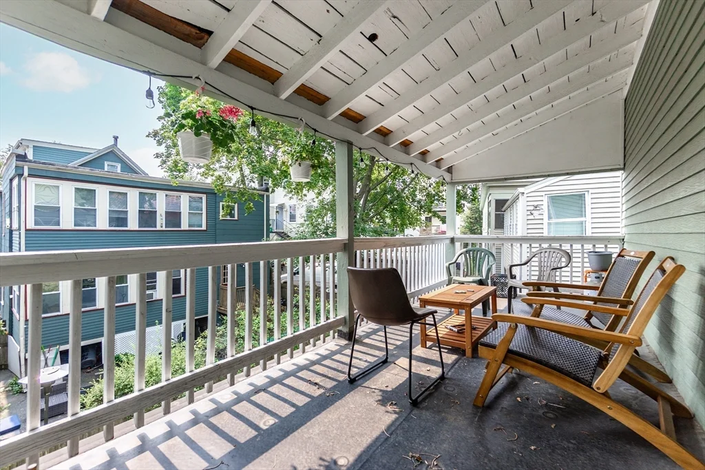 24 Aberdeen Rd, Powder House Square