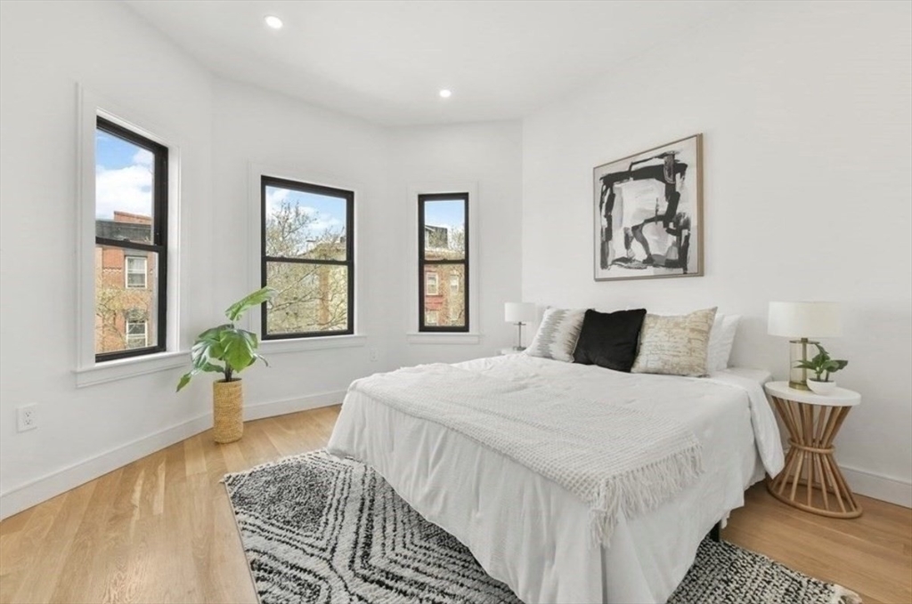 141 Chelsea St, East Boston