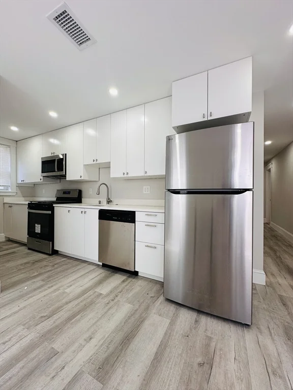 5 Sumner Sq, Dorchester