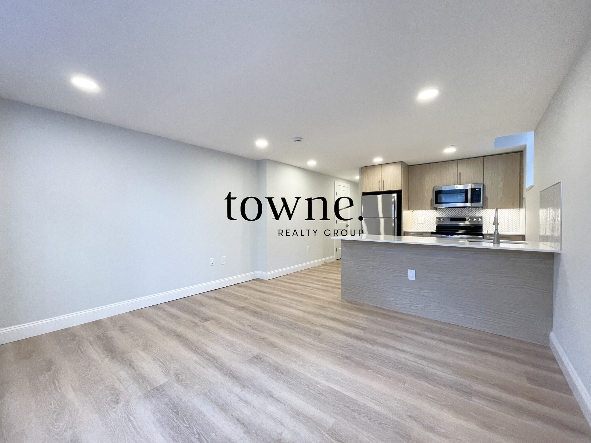 98 Queensberry St, Fenway