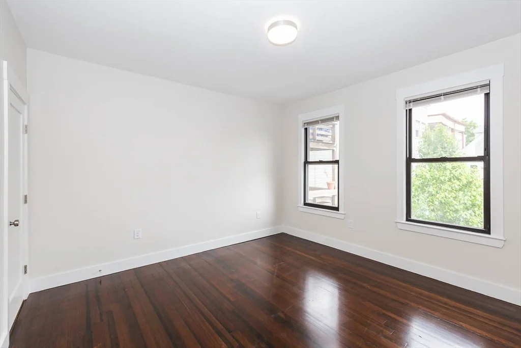 24 Clary, Wellington-Harrington