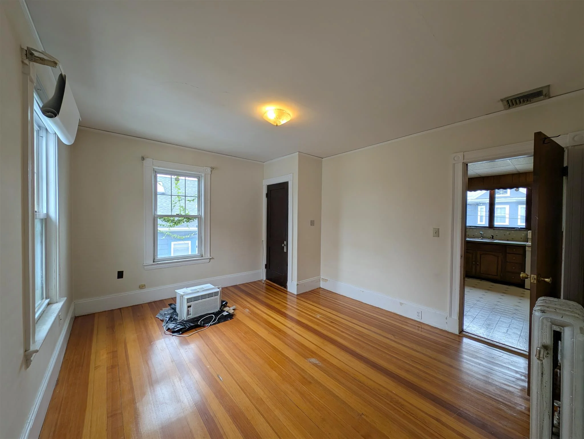 136 North St, West Somerville