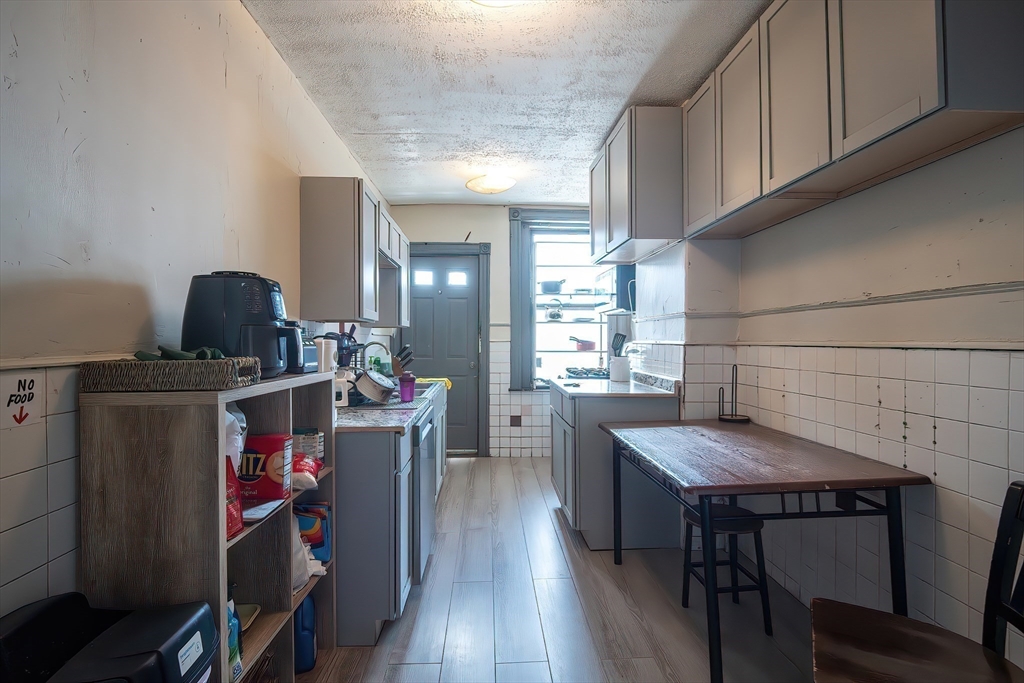 5 Linden St, Allston