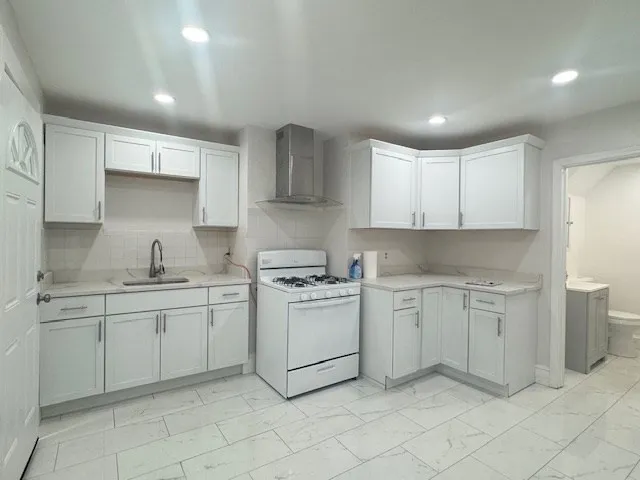 25 Woodville St, Roxbury