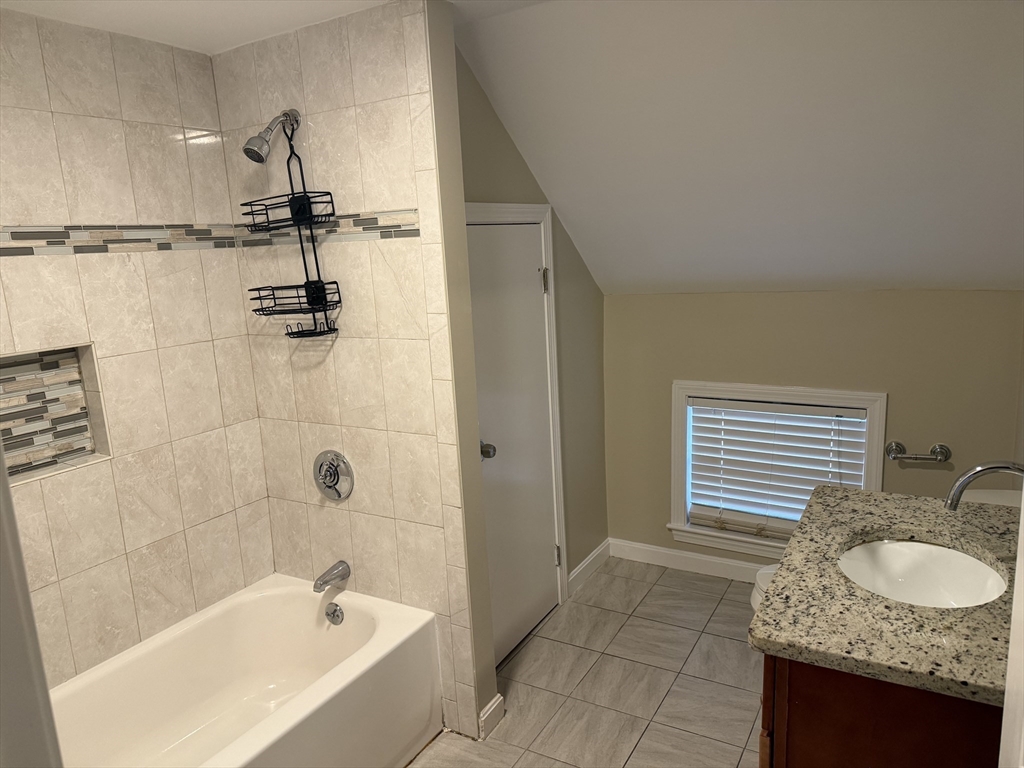 6 Claflin Pl, Hopkinton