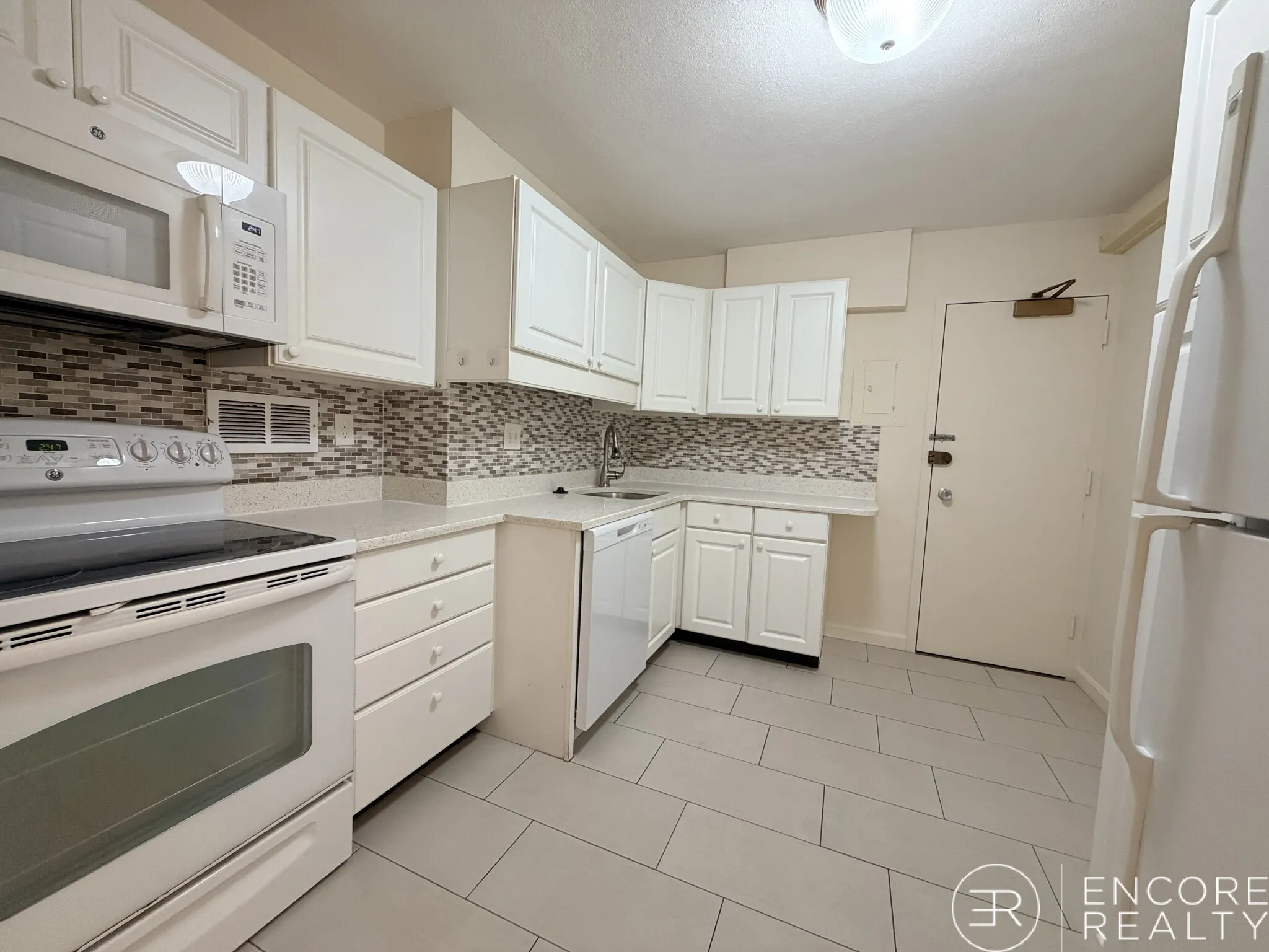 101 Monmouth St, Longwood