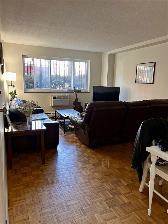 287 Harvard St, Mid-Cambridge