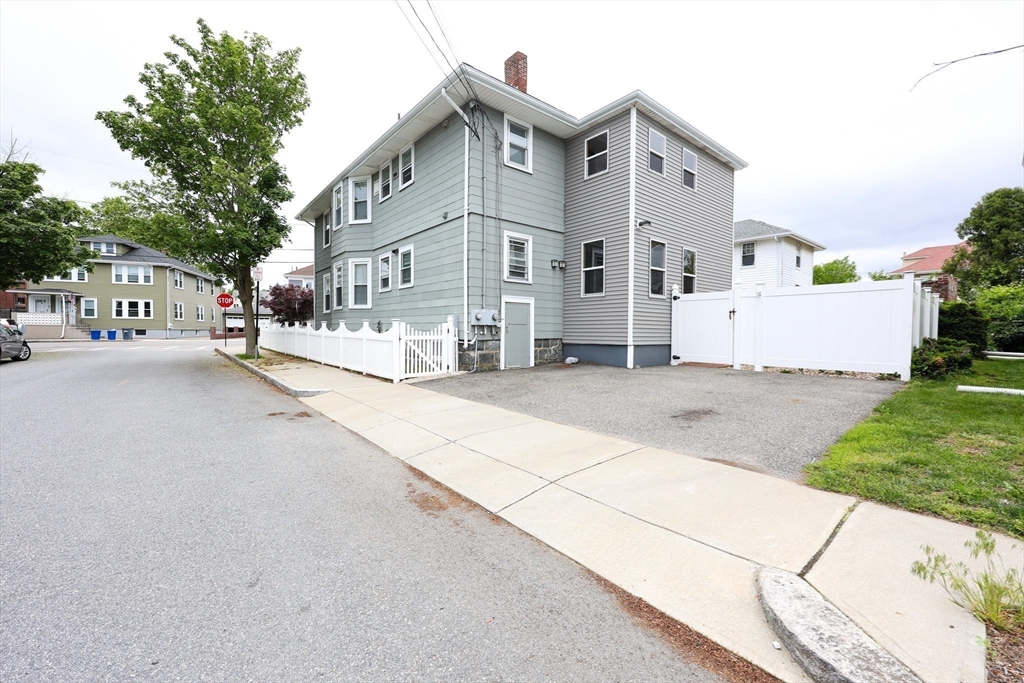 36 Lancaster St, Quincy