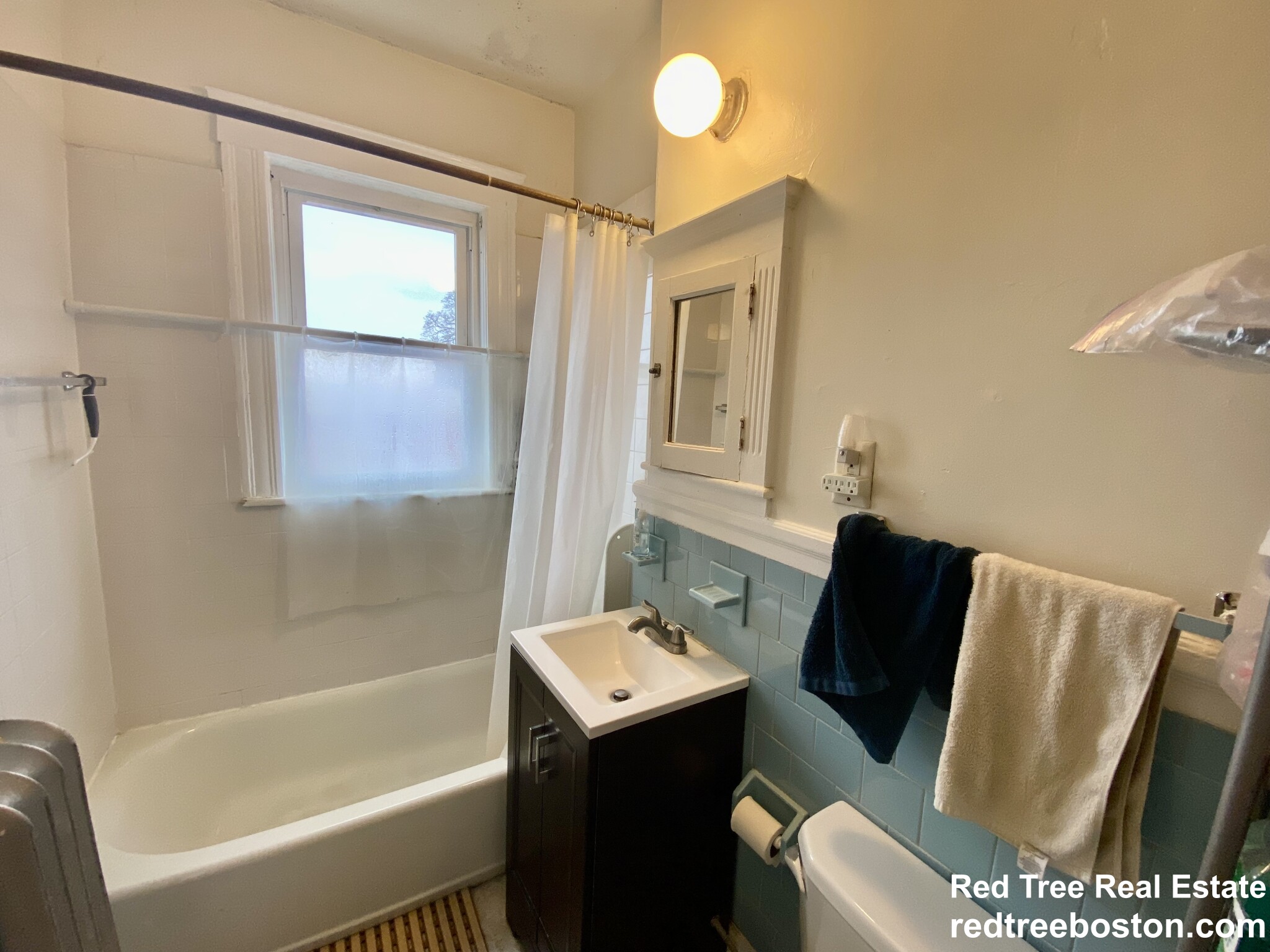 11 Parkton Rd, Jamaica Plain