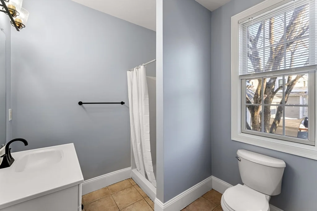 21 Harris St, Ward Two