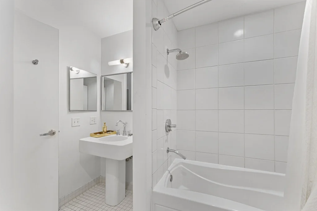 88 Kingston St, Midtown