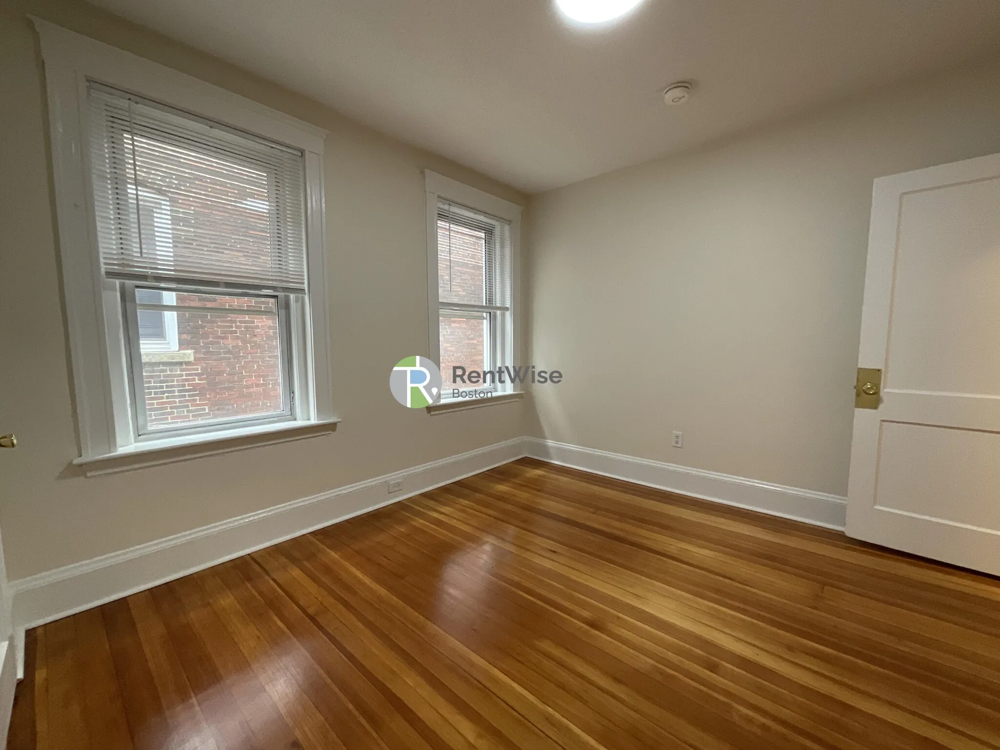 6 Barrows St, Allston