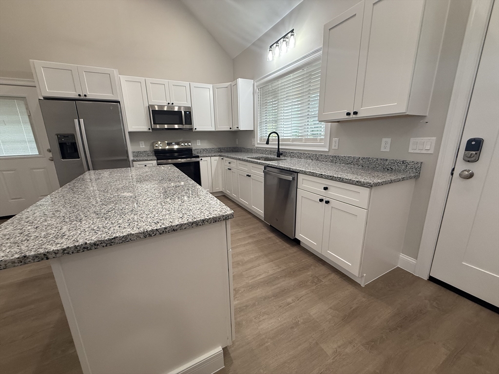 15 Glacier Path, Middleboro