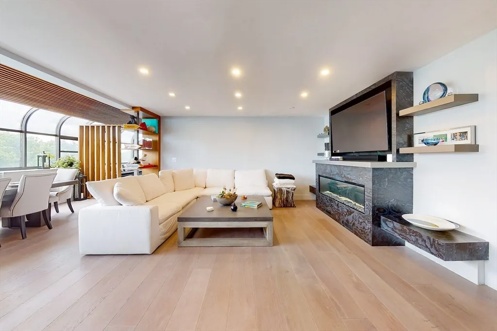 270 Beacon St, Back Bay