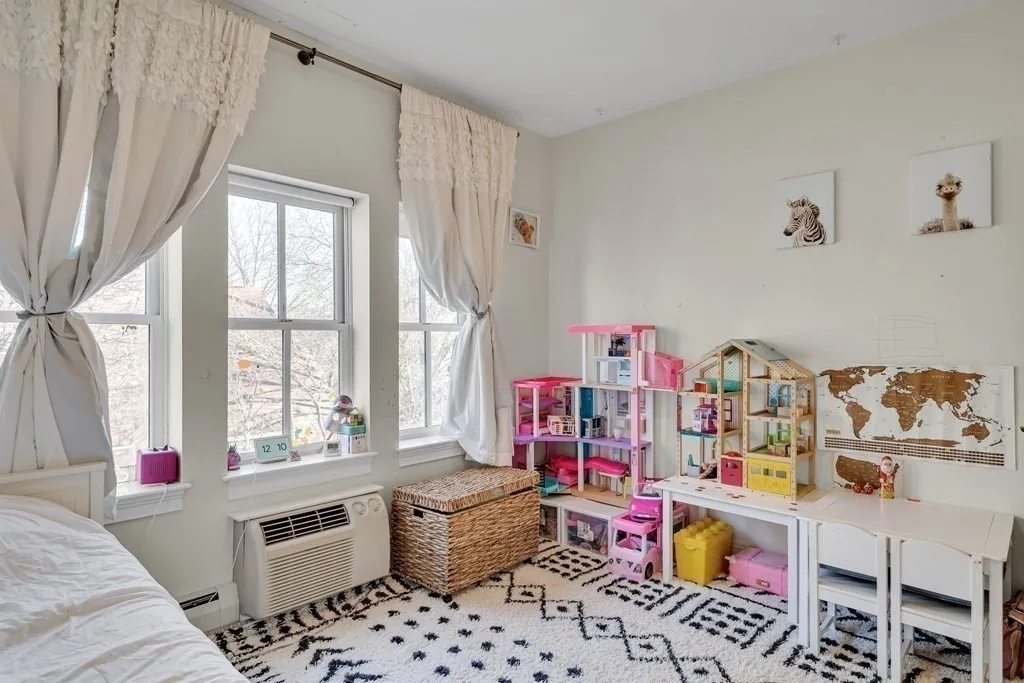 275 River St, Cambridgeport