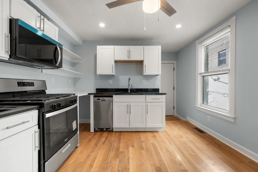 71 Old Harbor St, South Boston