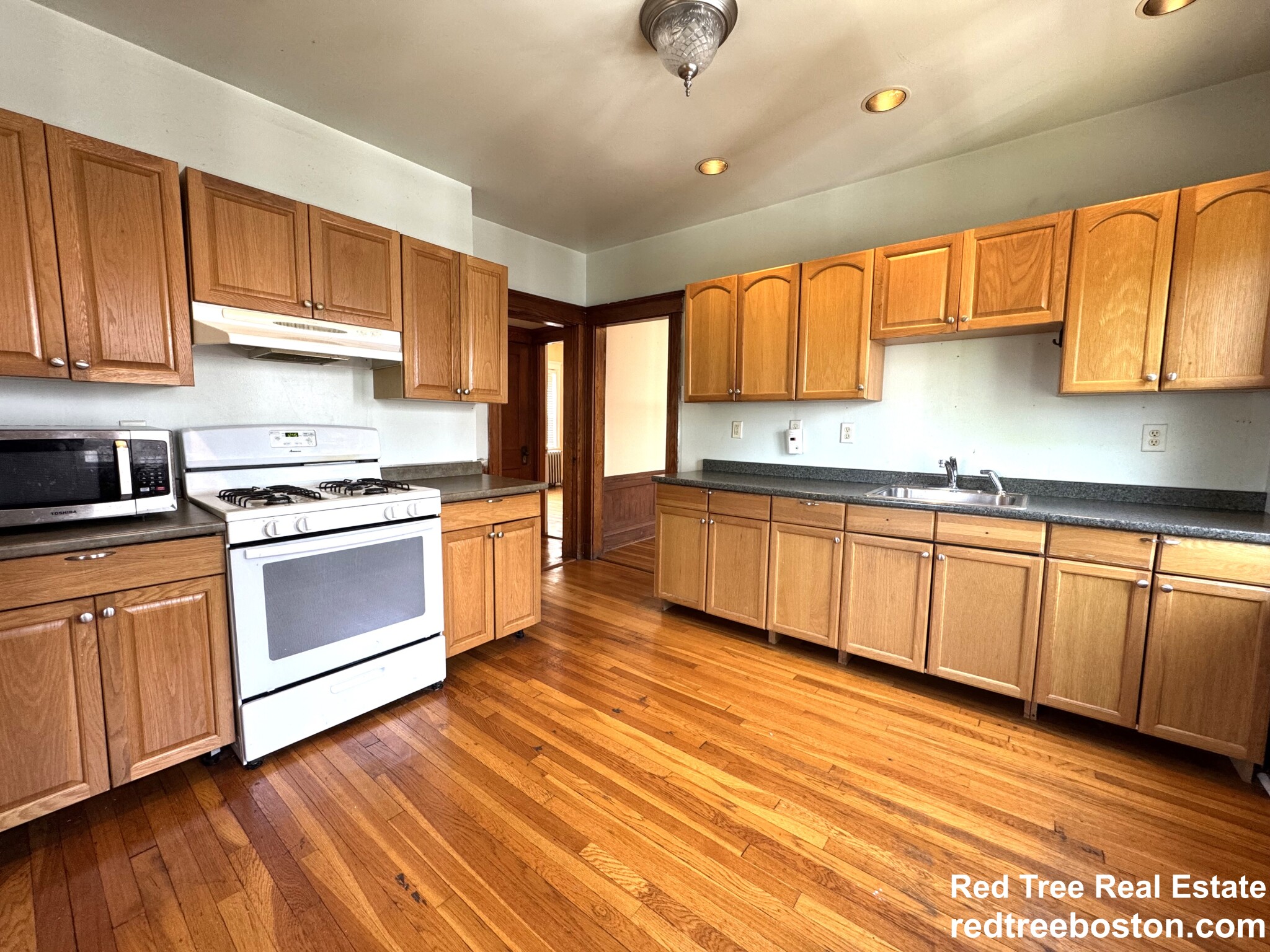 18 Saint Peter St, Jamaica Plain