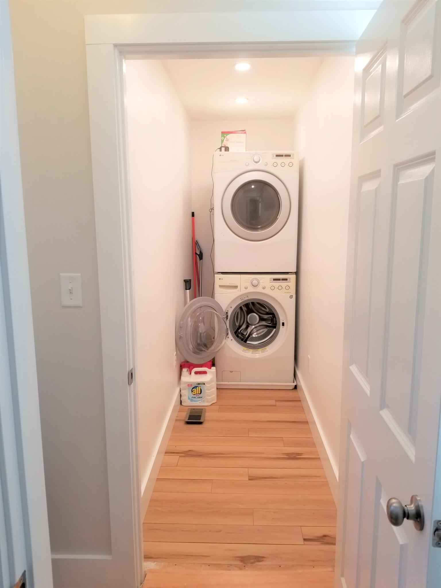 12 Conwell Ave, West Somerville