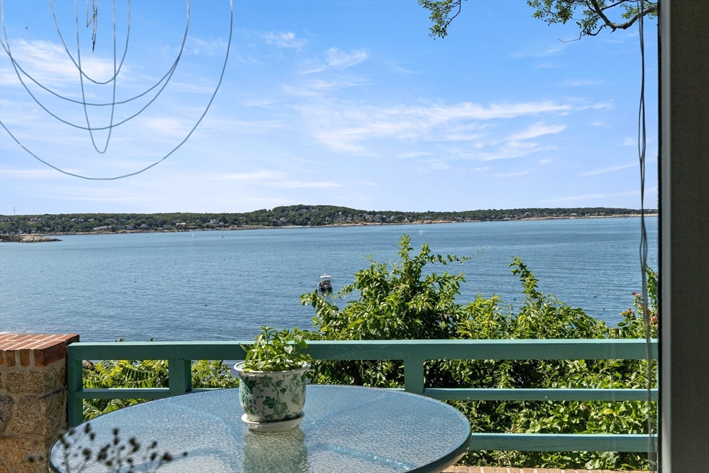 37 Marmion Way, Rockport