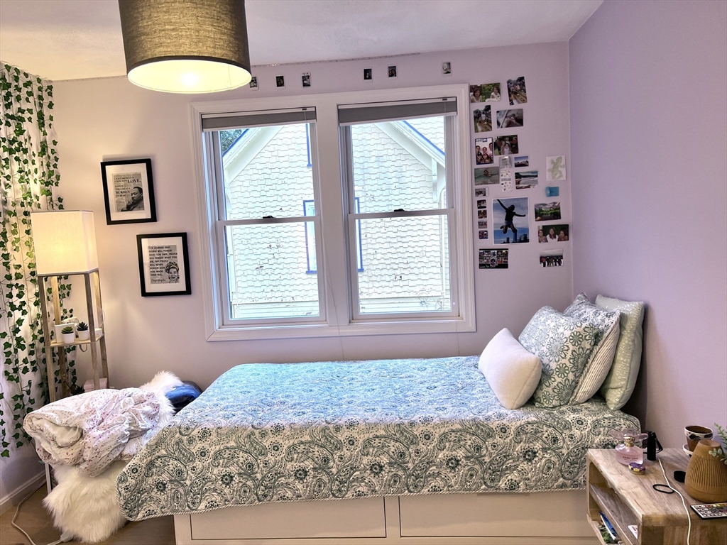 90 Monument, Medford