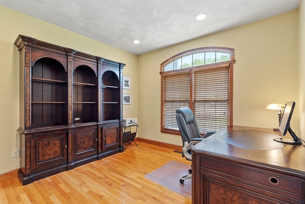 22 Periwinkle Way, North Andover