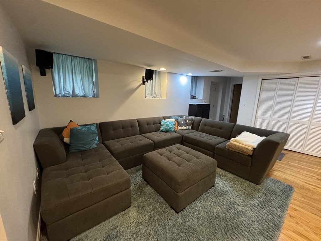 45 Dexter Rd, Newtonville