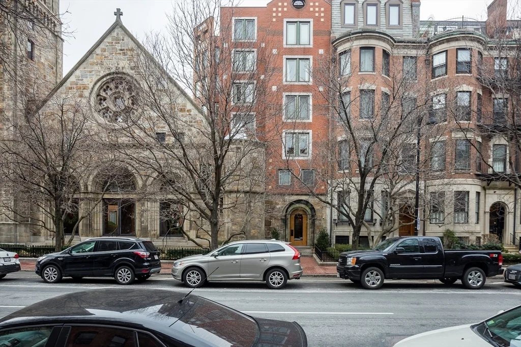 492 Beacon St, Back Bay