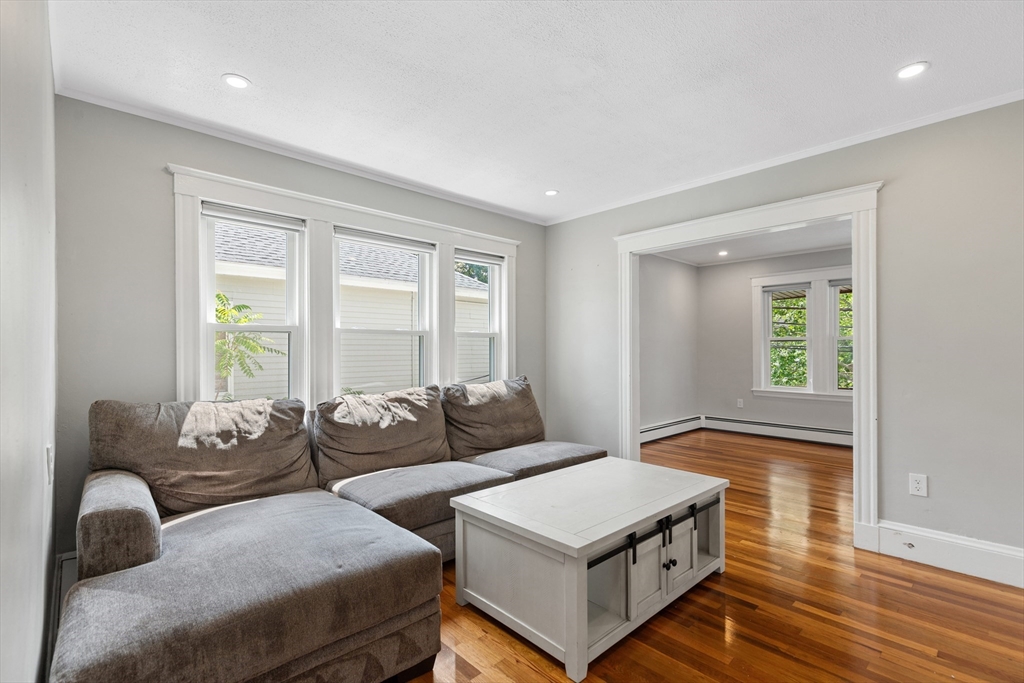 14 Corinthian Rd, Tufts