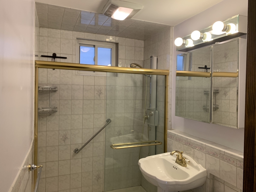 686 East 7th St, Boston