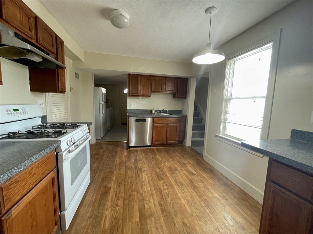 25 Oakland St, Newton