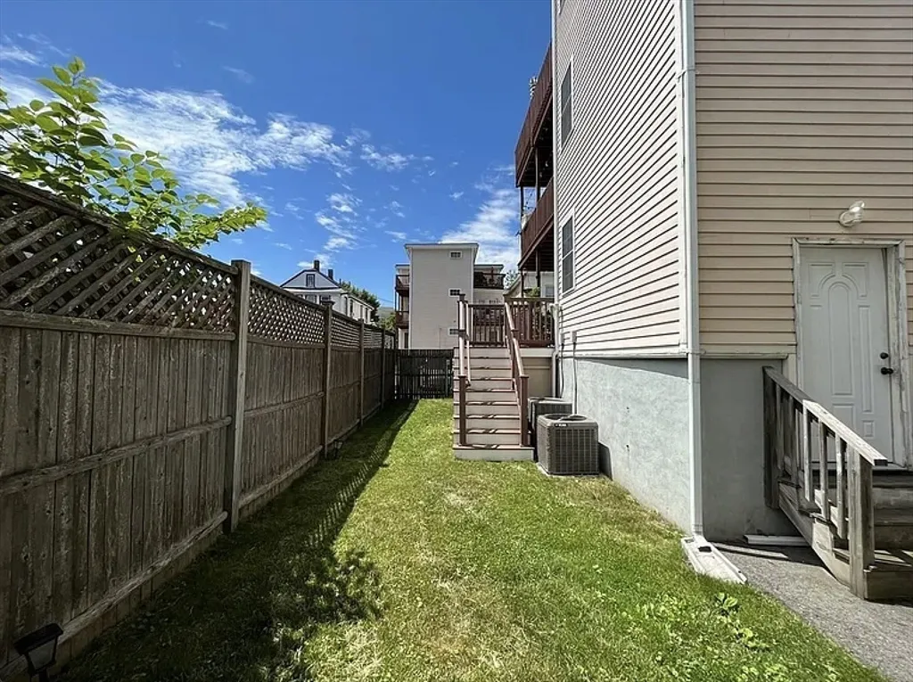 20R Cross St, East Somerville