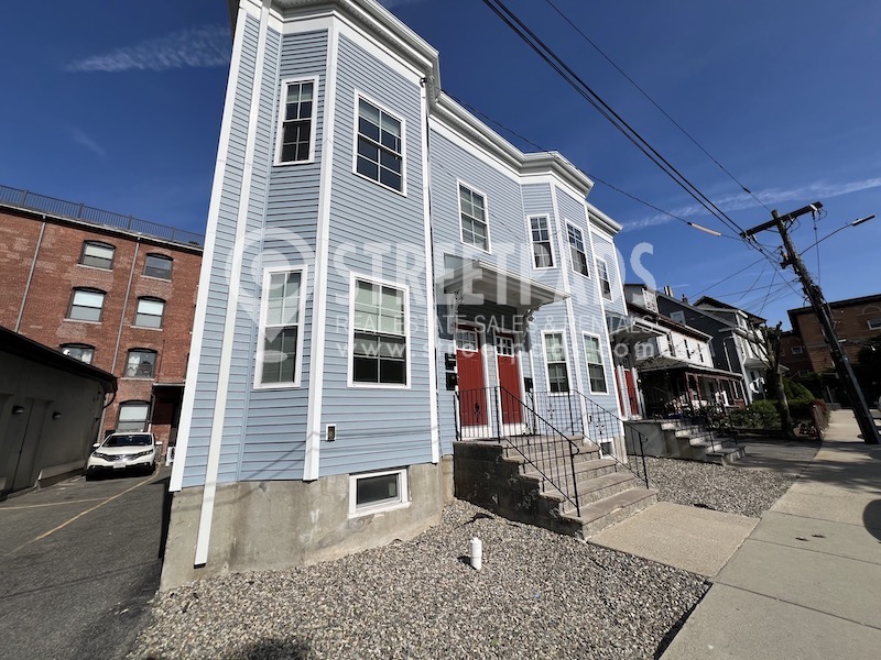 8 Islington St, Allston