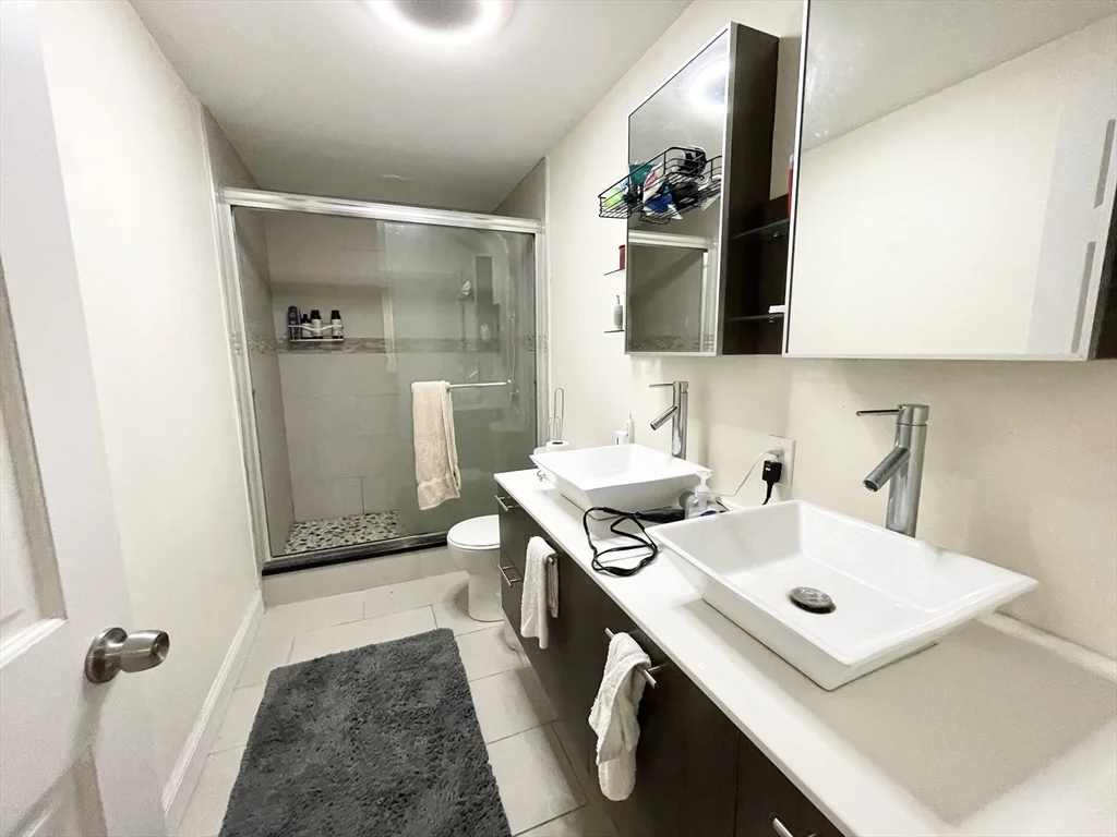 21 Iroquois, Mission Hill