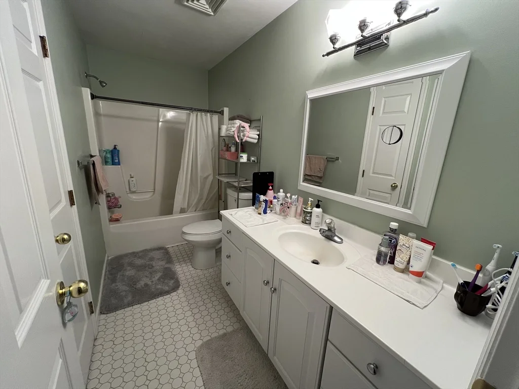 14 Rockland St, Newton Highlands