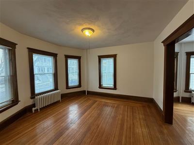 50 Simpson Ave, Tufts