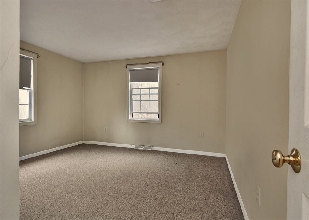 7 Van Norden Rd, Burlington