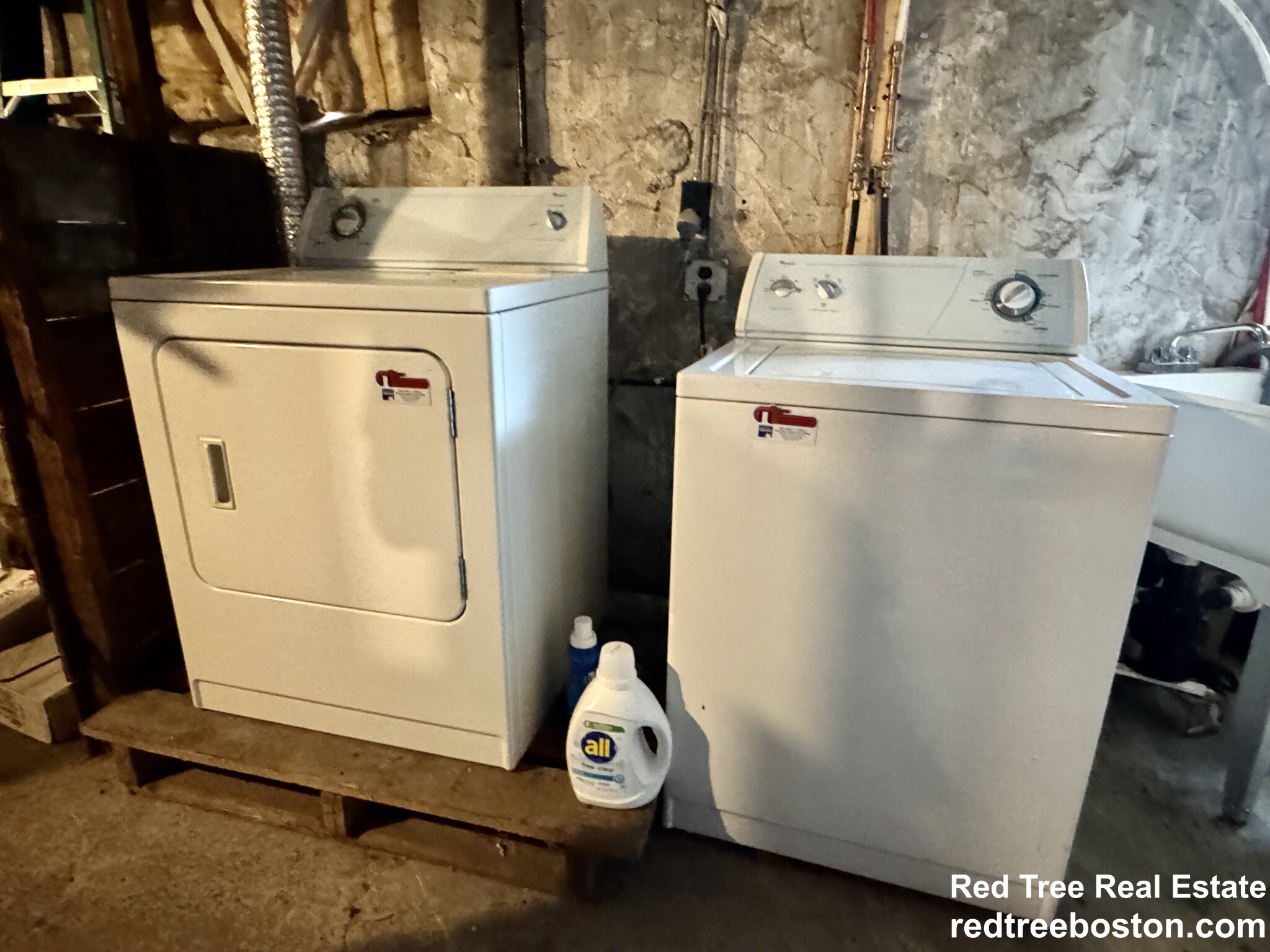 108 Redlands Rd, West Roxbury