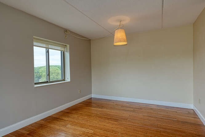 159 Main St, Stoneham