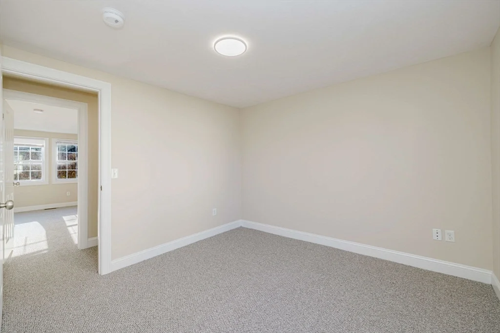 687 Washington St, Easton